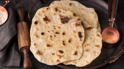 रात्रीच्या उरलेल्या शिळ्या चपात्या खाताना तोंड वाकडं करताय, मग ही रेसिपी नक्की ट्राय करा