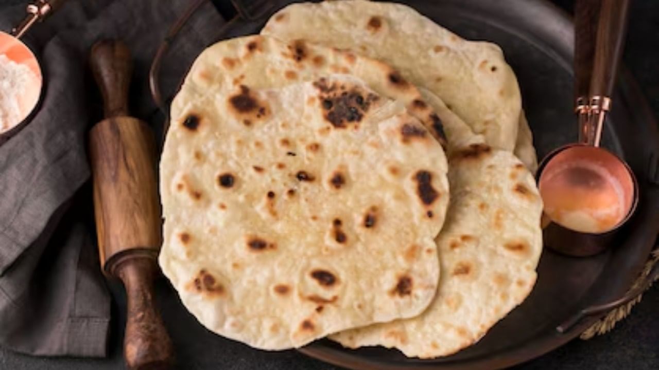 रात्रीच्या उरलेल्या शिळ्या चपात्या खाताना तोंड वाकडं करताय, मग 'ही' रेसिपी नक्की ट्राय करा