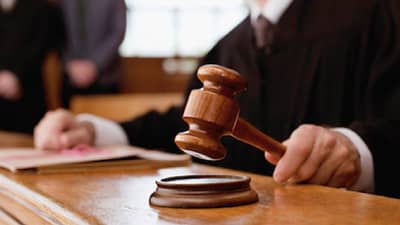 कोर्टात गैरहजर, सीएफओ विरोधात अजामीनपात्र वॉरंट?; कंपनीने आणलं सत्य समोर