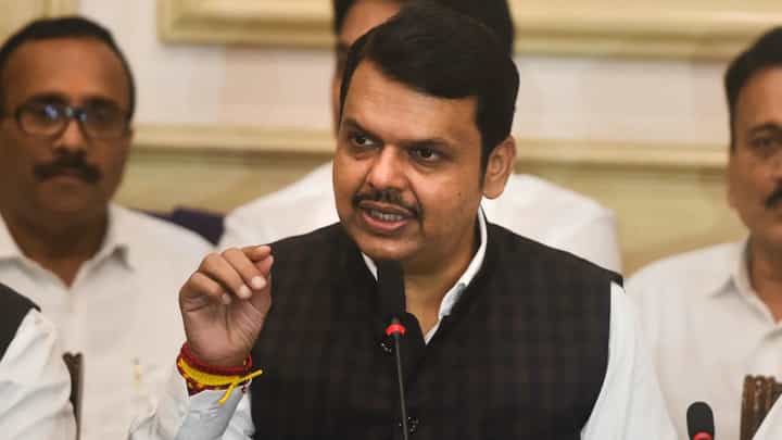 CM Devendra Fadnavis : एक तालुका, एक बाजार समिती करणार; मुख्यमंत्री देवेंद्र फडणवीस यांची घोषणा CM Devendra Fadnavis : एक तालुका, एक बाजार समिती करणार; मुख्यमंत्री देवेंद्र फडणवीस यांची घोषणा