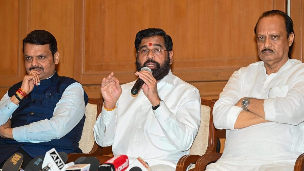 गेल्यावेळीही तिघेच होतो, आता फक्त खुर्च्यांची अदलाबदल..., एकनाथ शिंदेंची कोपरखळी, अजित दादा म्हणाले तुमच्या मनातून... नेमकं काय घडलं?