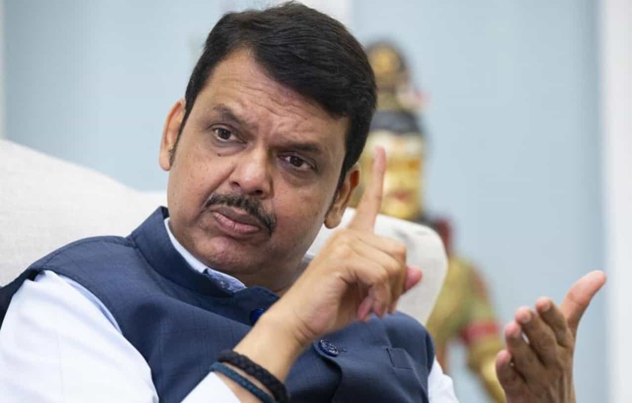 Devendra Fadnavis Video : नागपूर हिंसाचाराला कोणत्या घटना जबाबदार? फडणवीसांनी आक्रमक भूमिका घेत स्पष्टच सांगितलं...