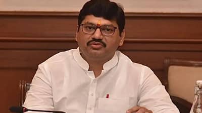 Dhananjay Munde : राजकीय महत्वकांक्षेपोटी काकांची साथ सोडली, कोण आहेत धनंजय मुंडे?