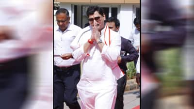 Dhananjay Munde : मंत्रीपदाच्या राजीनाम्यानंतर धनंजय मुंडे यांची पहिली प्रतिक्रिया