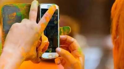 फोनमध्ये पाणी गेल्यावर घाबरू नका, या टिप्स येतील नक्कीच कामी