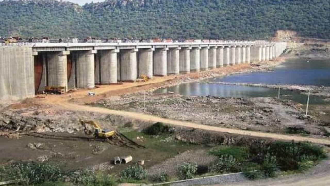 Drought In Marathwada : मराठवाड्यात पाणी टंचाईचं सावट; लवकरच करावा लागणार पाणीबाणीचा सामना