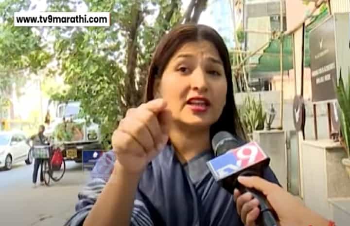 Karuna Sharma : 'मुलं मुंडेंची पण बायको नाही, असं कसं..', मुंडेंच्या वकिलांकडून झालेल्या युक्तिवादावर करूणा शर्मांची पहिली प्रतिक्रिया Karuna Sharma : 'मुलं मुंडेंची पण बायको नाही, असं कसं..', मुंडेंच्या वकिलांकडून झालेल्या युक्तिवादावर करूणा शर्मांची पहिली प्रतिक्रिया