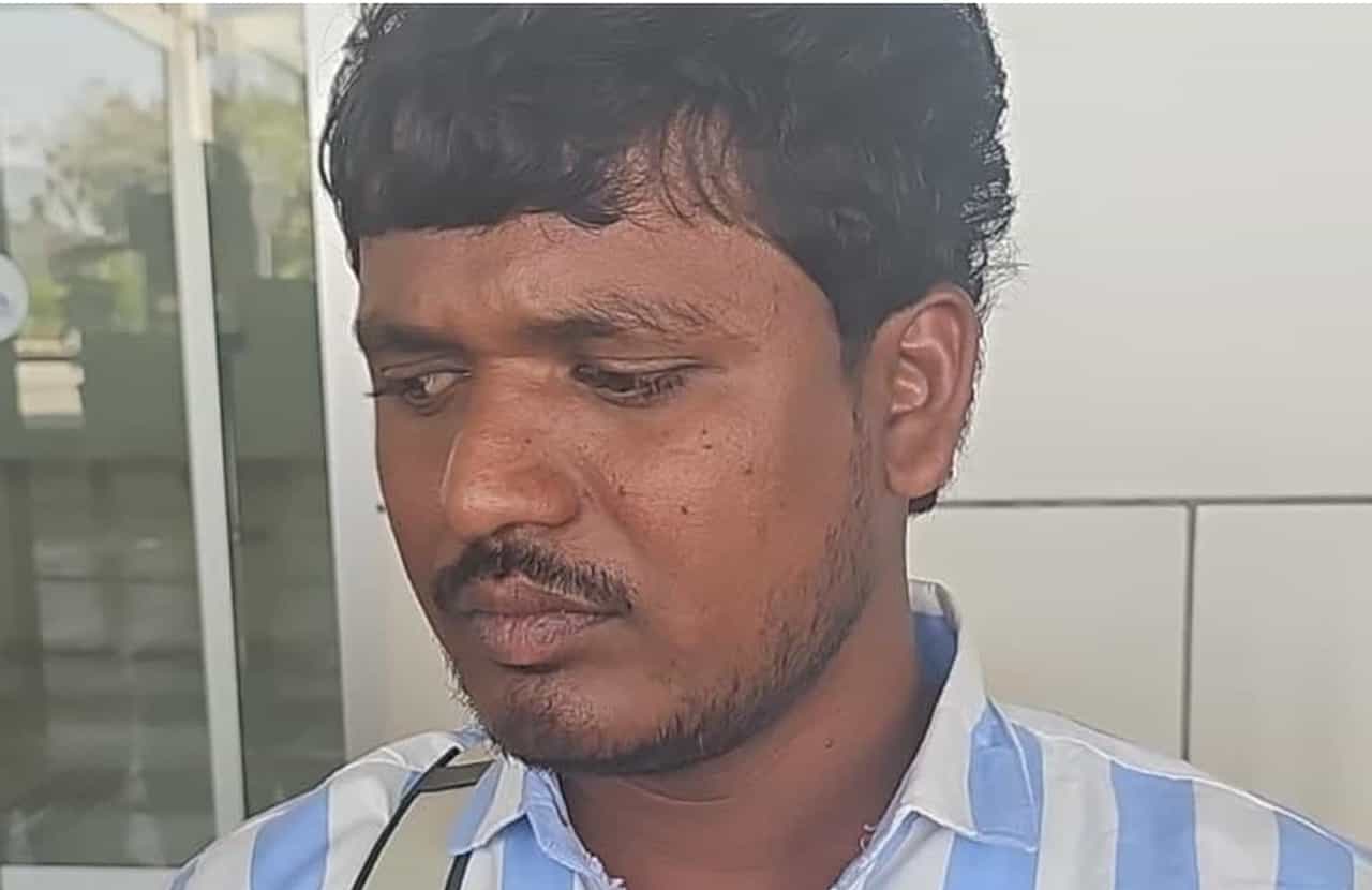 Satish Bhosale Case : रील्स टाकण्यासाठी मुकादमाकडून पैसे आणले होते; खोक्याच्या बायकोने केला मोठा खुलासा Satish Bhosale Case : रील्स टाकण्यासाठी मुकादमाकडून पैसे आणले होते; खोक्याच्या बायकोने केला मोठा खुलासा