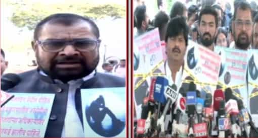 Khot-Padalkar Video : 'राज्यात गुंडाराज..', तरुणाला गरम सळईने चटके दिल्याच्या प्रकरणावरून सदाभाऊ खोत अन् पडळकर भडकले Khot-Padalkar Video : 'राज्यात गुंडाराज..', तरुणाला गरम सळईने चटके दिल्याच्या प्रकरणावरून सदाभाऊ खोत अन् पडळकर भडकले