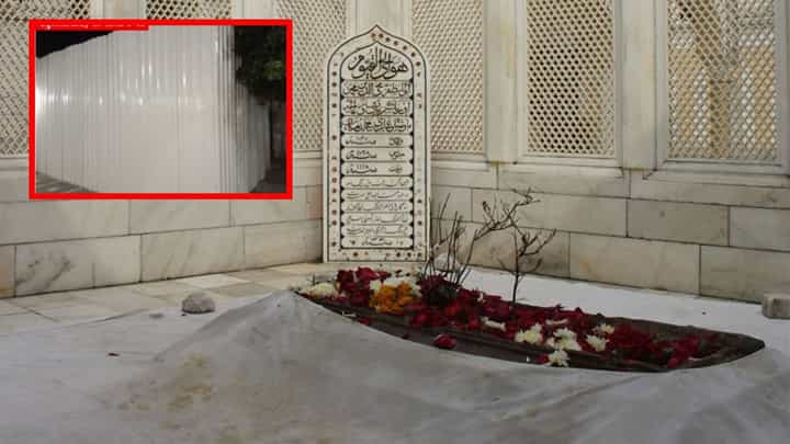 Aurangzeb Tomb : पुरातत्व विभागाने औरंगजेबाच्या कबरीजवळ ठोकले पत्रे Aurangzeb Tomb : पुरातत्व विभागाने औरंगजेबाच्या कबरीजवळ ठोकले पत्रे