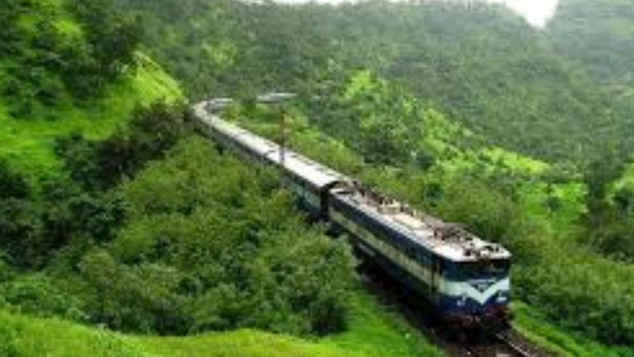 Konkan Railway: कोकण रेल्वे महामंडळ गुंडाळले, आता पुढे असा घेतला निर्णय Konkan Railway: कोकण रेल्वे महामंडळ गुंडाळले, आता पुढे असा घेतला निर्णय