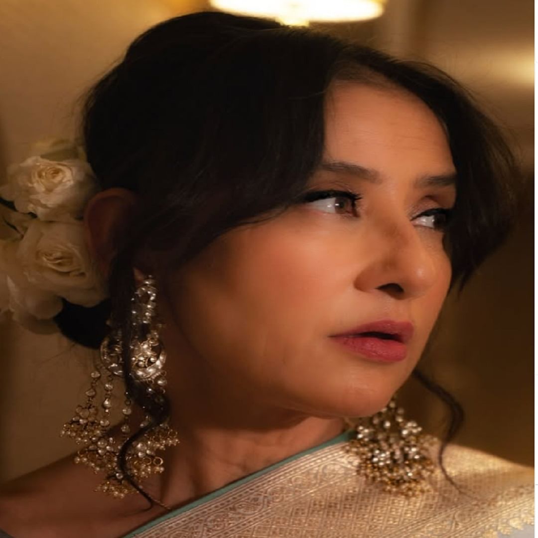 वयाच्या 54 व्या वर्षी देखील मनिषा हिचं सौंदर्य कमी झालेलं नाही. आजही अभिनेत्री नियमित वर्कआऊट करत स्वतःला ग्लॅमरस ठेवते.