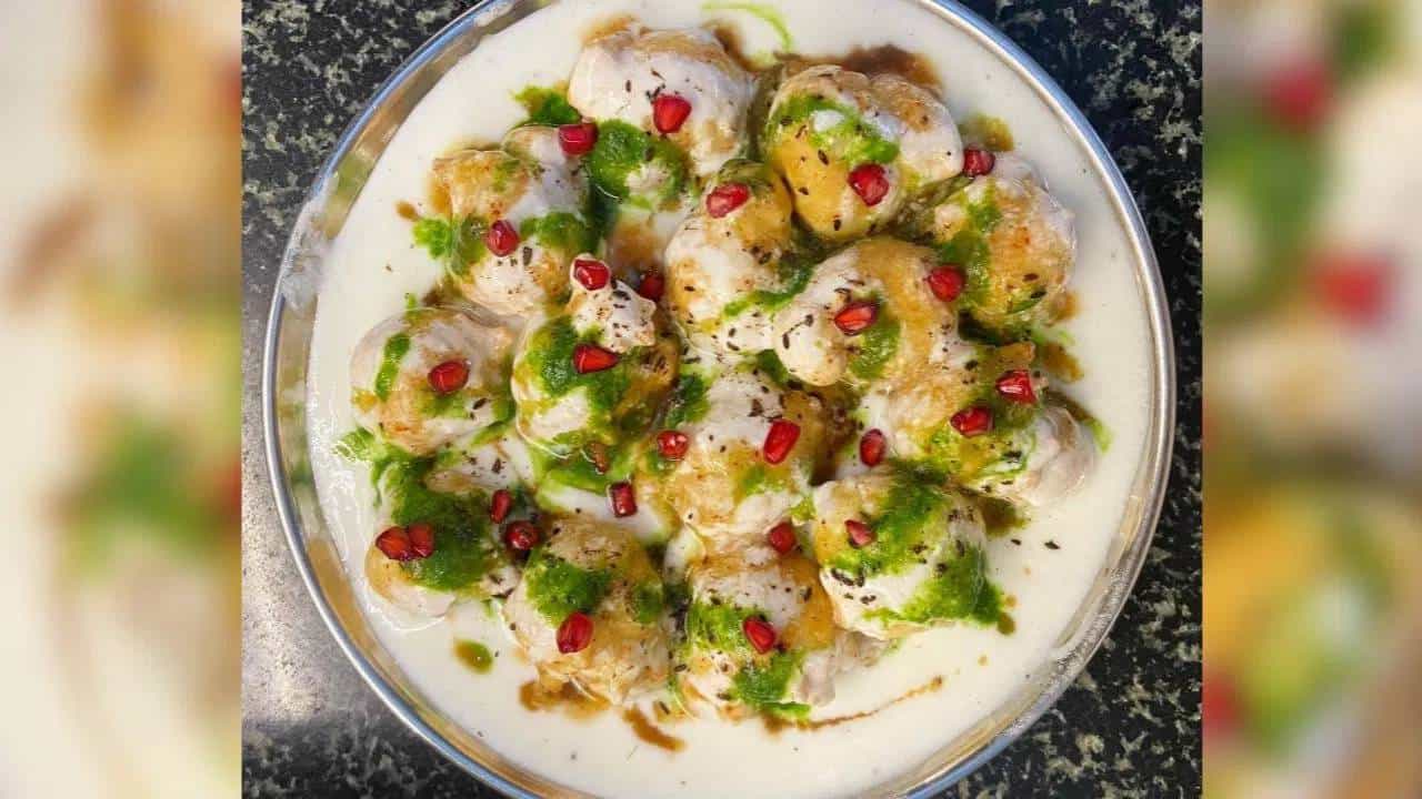 पुरणपोळी सोबत एक खास पदार्थ नक्की ट्राय करा, होळीला बनवा मूग डाळीचे दहीवडे