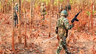 सुरक्षादलाचे नक्षलींविरोधात मोठे ऑपरेशन, 30 जणांचा खात्मा, एक जवान शहीद
