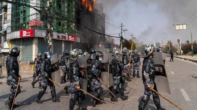 ‘राजाच पाहिजे विषय END...’ नेपाळमध्ये राडा, राजेशाही विरुद्ध लोकशाही संघर्ष वाढला, 2 जणांचा मृत्यू