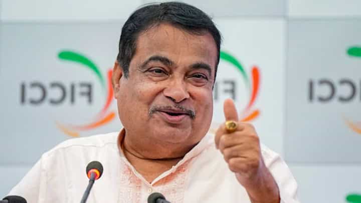 Nitin Gadkari : निवडणूक हरलो, मंत्रिपद गेलं तरी चालेल, पण.. ; गडकरींचा जातीयवादावर टोला Nitin Gadkari : निवडणूक हरलो, मंत्रिपद गेलं तरी चालेल, पण.. ; गडकरींचा जातीयवादावर टोला