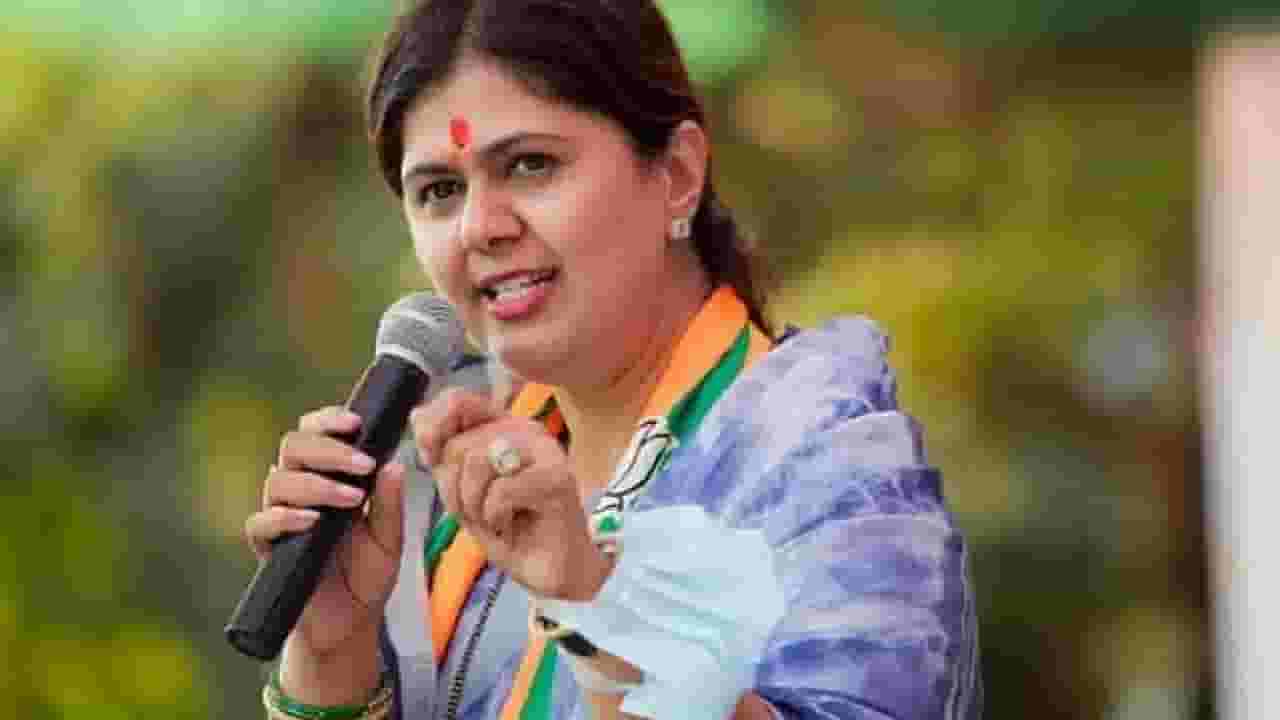 Pankaja Munde : मनःशांतीसाठी धनंजय मुंडे विपश्यना केंद्रात... पकंजा मुंडे एका वाक्यात म्हणाल्या... Pankaja Munde : मनःशांतीसाठी धनंजय मुंडे विपश्यना केंद्रात... पकंजा मुंडे एका वाक्यात म्हणाल्या...