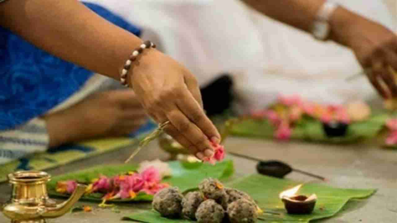 पितृदोषापासून मुक्ती मिळवण्यासाठी चैत्र पौर्णिमेला करा हे सोपे उपाय