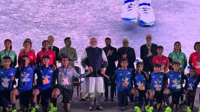 WITT: देशातील 28 सर्वोत्तम फुटबॉलपटूंसोबत पंतप्रधान मोदींनी घेतला फोटो, टीव्ही 9 चं केलं कौतुक