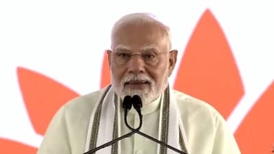 जिथे सेवा कार्य तिथे स्वयंसेवक...: पंतप्रधान नरेंद्र मोदींचे विधान