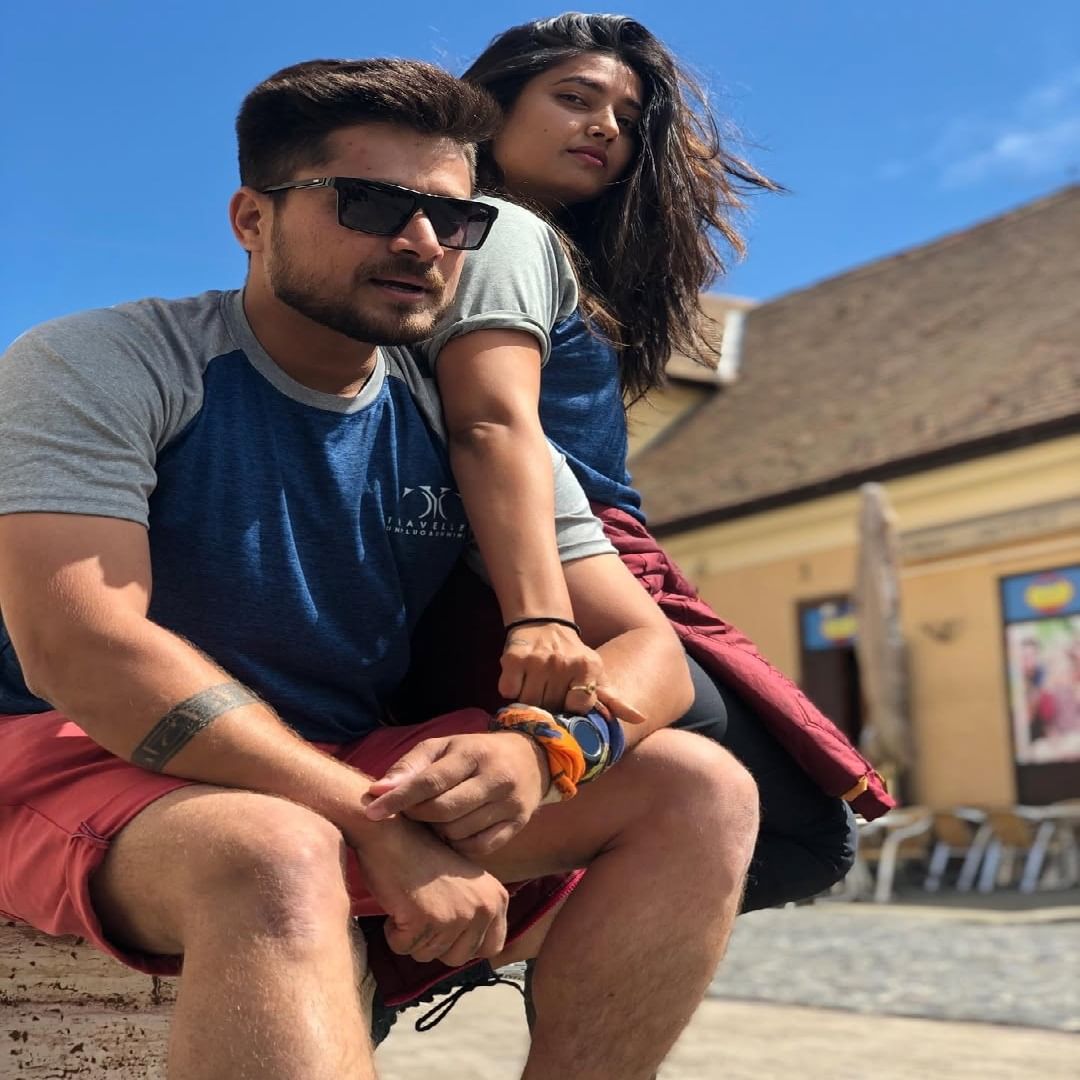 आता प्राजक्ता हिने काही फोटो सोशल मीडियावर तुफान व्हायरल होत आहेत. चाहते देखील अभिनेत्रीच्या फोटोंवर लाईक्स आणि कमेंटचा वर्षाव करत आहेत.