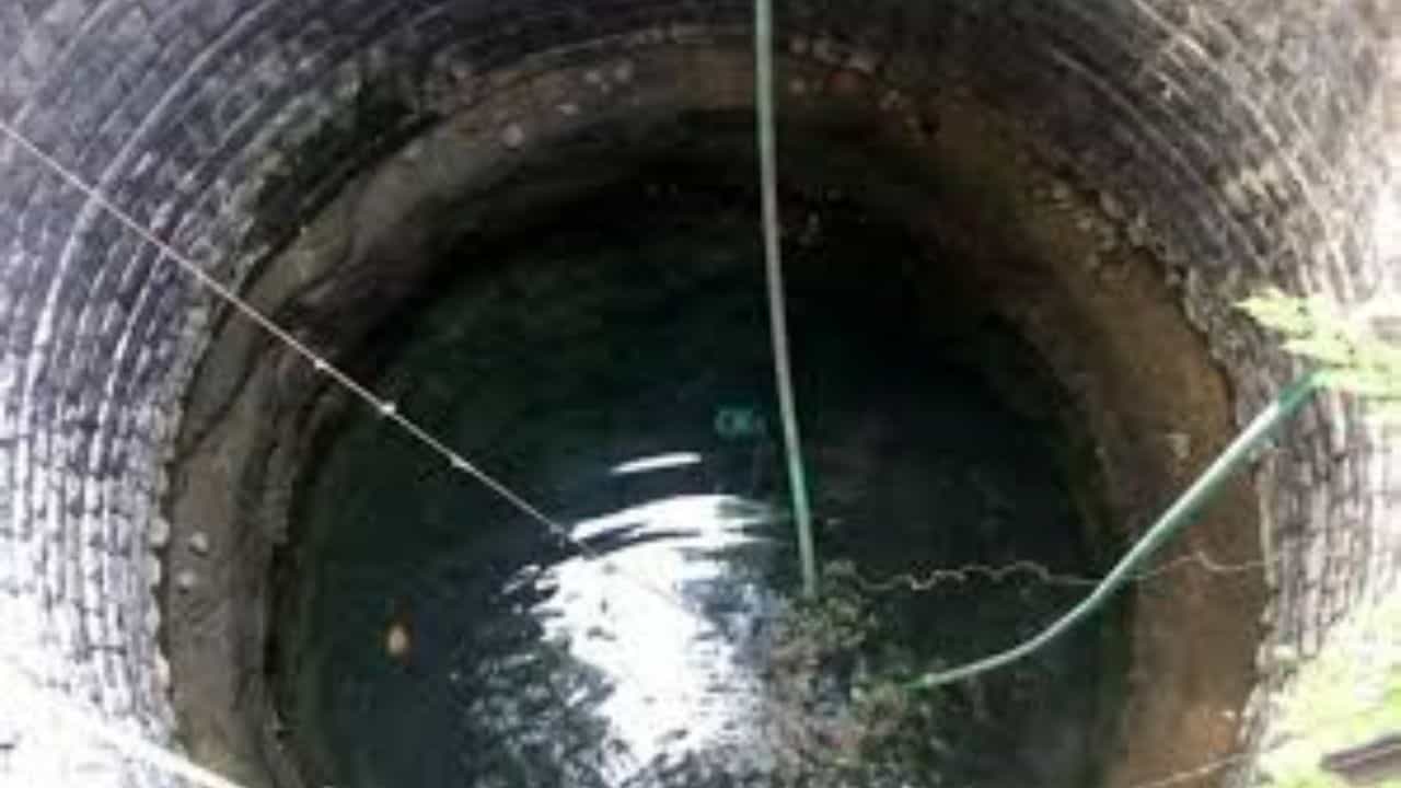 Pune News : उन्हाळ्याच्या सुरुवातीलाच पाणीबाणी; 2 हंड्यापेक्षा जास्त पाणी घेतलं तर 100 रुपये दंड Pune News : उन्हाळ्याच्या सुरुवातीलाच पाणीबाणी; 2 हंड्यापेक्षा जास्त पाणी घेतलं तर 100 रुपये दंड