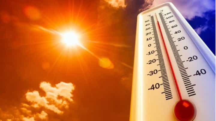 Maharashtra Weather : कुठं तापमानात वाढ तर कुठं पावसाच्या सरी, पुढील काही दिवस राज्यात कसं असणार वातावरण? Maharashtra Weather : कुठं तापमानात वाढ तर कुठं पावसाच्या सरी, पुढील काही दिवस राज्यात कसं असणार वातावरण?