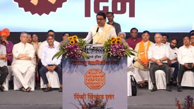 श्रद्धा अंधश्रद्धेतून बाहेर या, डोके हलवा नीट...; राज ठाकरे असं का म्हणाले?