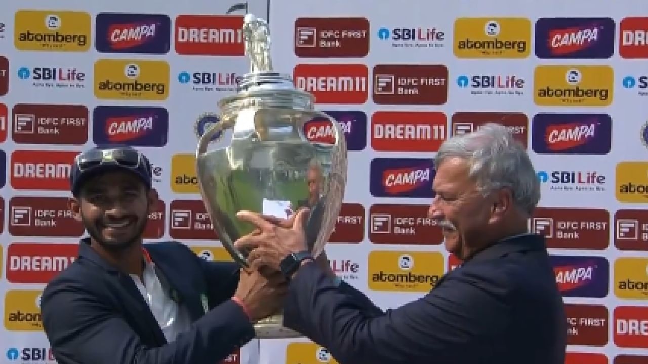 Ranji Trophy Final : विदर्भ विरुद्ध केरळ फायनल मॅच ड्रॉ, असा ठरला विजेता संघ, जाणून घ्या नियम Ranji Trophy Final : विदर्भ विरुद्ध केरळ फायनल मॅच ड्रॉ, असा ठरला विजेता संघ, जाणून घ्या नियम