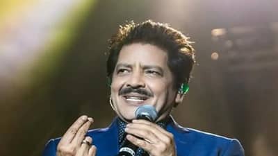 उदित की  पप्पी..., Kiss विवादावर उदित नारायण यांनी सोडलं  मौन; म्हणाले, दोन वर्षांपूर्वी...