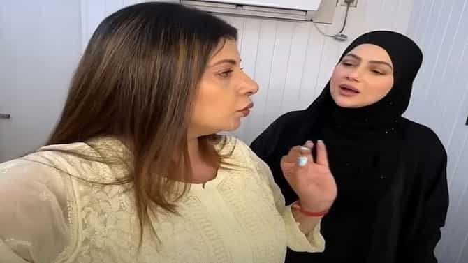 तू मुस्लिम आहेस, ती नाही..., सना खानने संभावना सेठवर टाकला बुर्खा घालण्यासाठी दबाव, नेटकऱ्यांमध्ये संताप