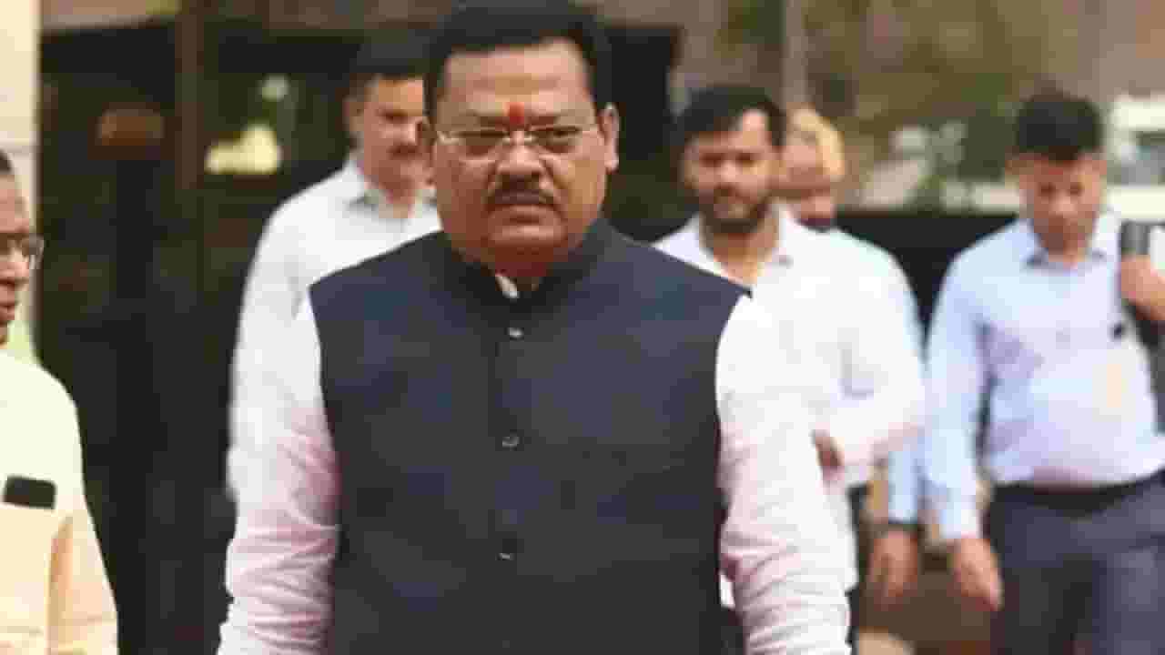 Sanjay Shirsat : लाडक्या बहिणींमुळे तिजोरीवर भार आलाय, त्यामुळे..; कर्जमाफीवर शिरसाटांचा मोठा खुलासा Sanjay Shirsat : लाडक्या बहिणींमुळे तिजोरीवर भार आलाय, त्यामुळे..; कर्जमाफीवर शिरसाटांचा मोठा खुलासा