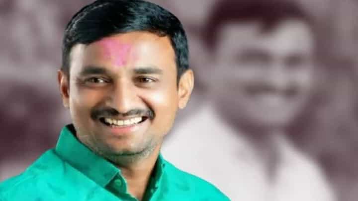 Santosh Deshmukh Case : संतोष देशमुख हत्या प्रकरणाचा खटला कोणत्या न्यायालयात चालणार? मोठी अपडेट आली समोर Santosh Deshmukh Case : संतोष देशमुख हत्या प्रकरणाचा खटला कोणत्या न्यायालयात चालणार? मोठी अपडेट आली समोर