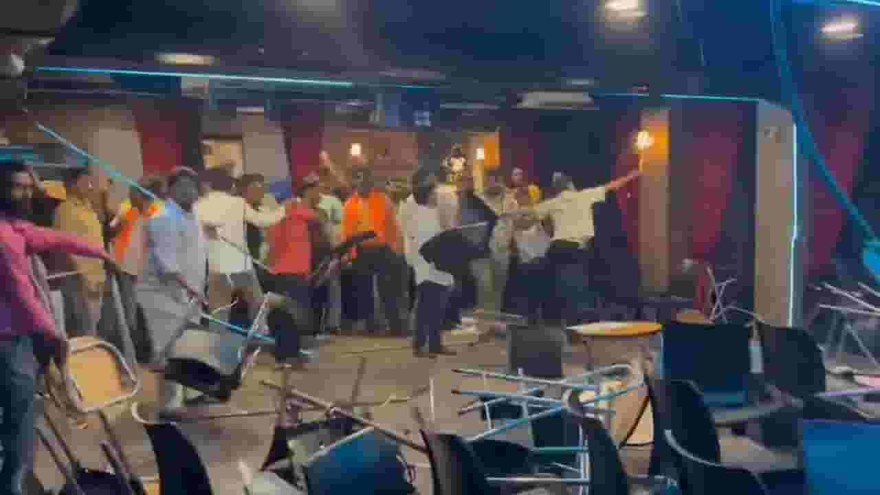 Mohit Kamboj : कामराच्या स्टुडिओची तोडफोड अन् मोहित कंबोज म्हणाले, 'अभी तो सिर्फ स्टूडिओ टूटा है दोस्त, पिक्चर तो अभी...'