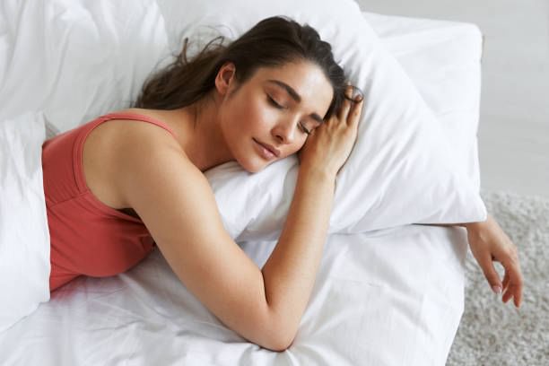 झोप येण्यात येतोय अडथळा, या 5 प्रकाराच्या फूड्सची मिळेल मदत, पाहा कोणते?