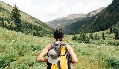 सोलो ट्रॅव्हलची तयारी करताय का? ‘या’ 5 वस्तू सोबत ठेवा