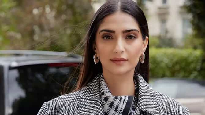 सोनम कपूरने मुंबईची तुलना केली सगरेटशी, सार्वजनिकरित्या सिगारेट ओढते बाकी...