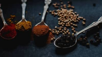 तुम्ही खाताय भेसळयुक्त मसाले? साध्या सोप्या पद्धतीत ओळखा भेसळमुक्त मसाले