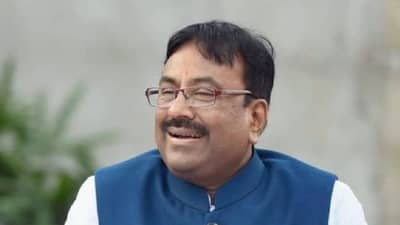 लग्न जमवण्याचं आमदारांच्या हातात असतं तर अर्ध्या.., नाशिकमध्ये मुनगंटीवारांची जोरदार फटकेबाजी