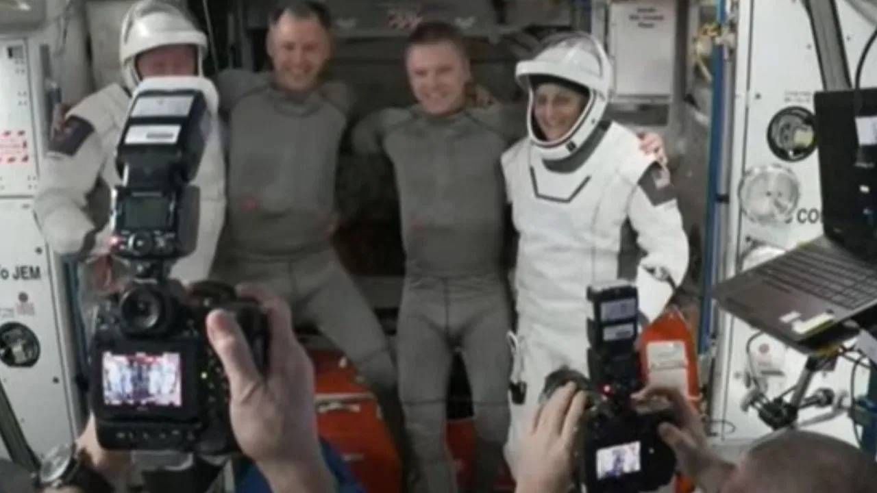Sunita Williams : काऊंटडाऊन सुरू, सुनिता विल्यम्स पृथ्वीवर कधी उतरणार ? Sunita Williams : काऊंटडाऊन सुरू, सुनिता विल्यम्स पृथ्वीवर कधी उतरणार ?