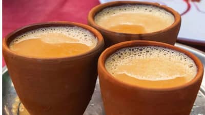 चहा बनवताना आधी दूध टाकायचं की पाणी? 99 टक्के लोक करतात ही चूक, जाणून घ्या स्वादिष्ट चहाची परफेक्ट पद्धत
