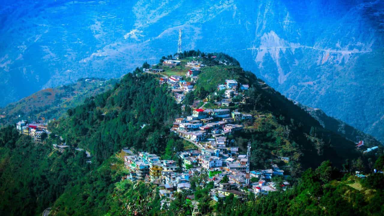 उत्तराखंडमधील ‘हे’ हिल स्टेशन स्वर्गापेक्षा कमी नाही, सौंदर्य पाहून वेडे व्हाल