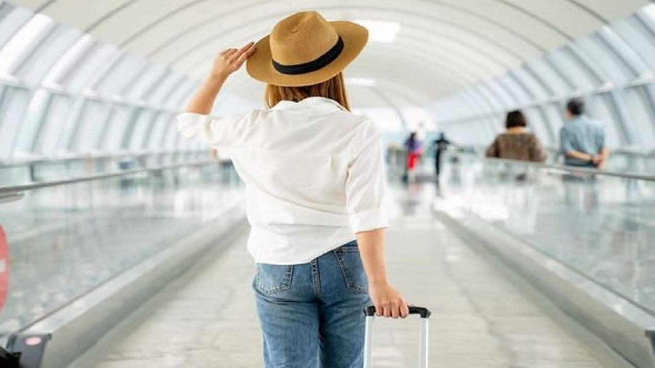 पहिल्यांदाच परदेश प्रवास करताय का? ‘या’ 10 महत्त्वाच्या गोष्टी जाणून घ्या