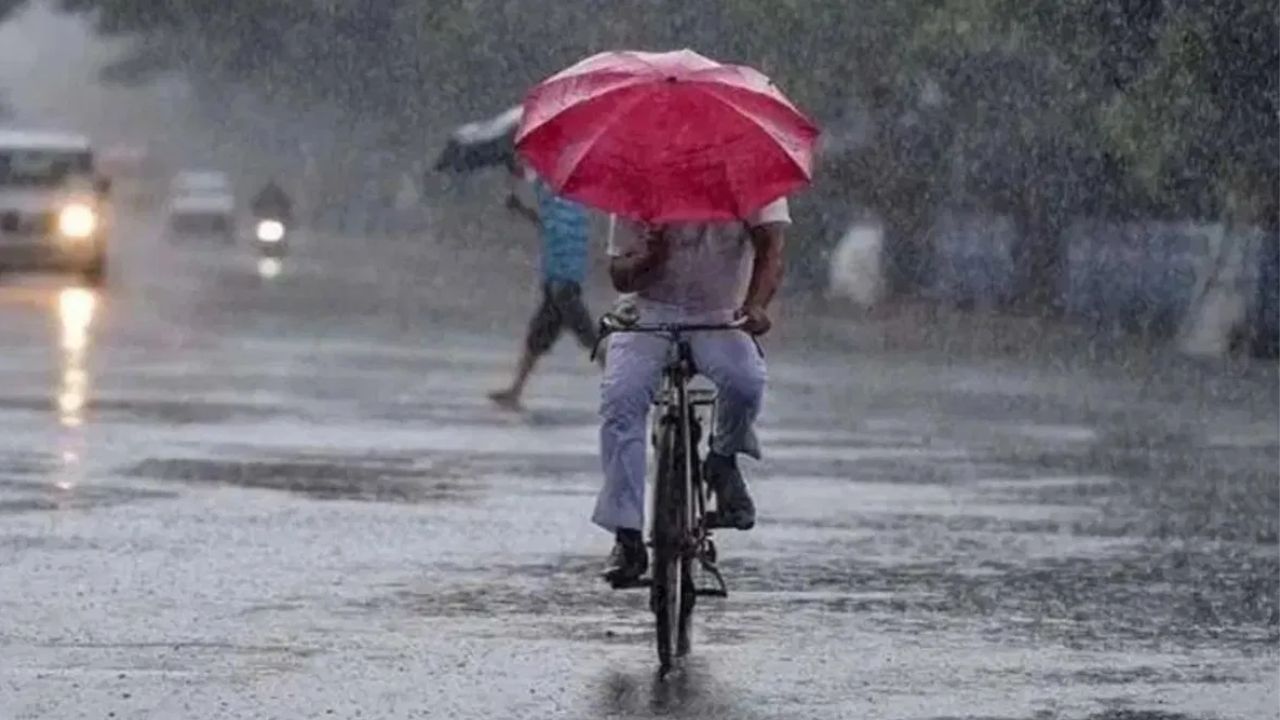 देशातील अनेक भागांमध्ये पुन्हा एकदा हवामान विभागाकडून जोरदार पावसाचा इशारा देण्यात आला आहे. गेल्या काही दिवसांपासून अवकाळी पाऊस सुरू आहे. याचा मोठा फटका हा शेतकऱ्यांना बसला आहे.