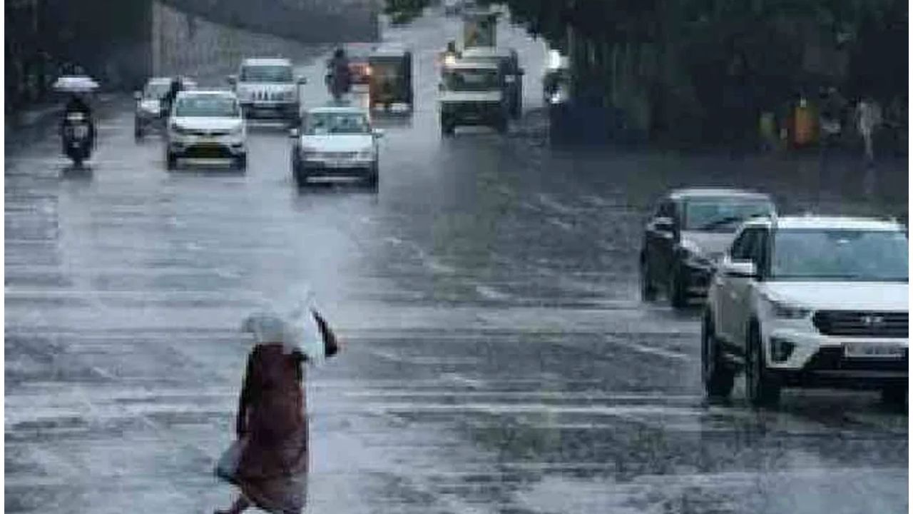 उत्तर आणि पश्चिम भारतामध्ये जोरदार पावसाचा इशारा देण्यात आला आहे. वेस्टर्न डिस्टबन्समुळे जम्मू-कश्मीर, लडाख, हिमाचल प्रदेश, उत्तराखंड या राज्यांमध्ये 25 आणि 26 एप्रिल रोजी वादळी वाऱ्यासह अतिमुसळधार पावसाचा इशारा देण्यात आला आहे.