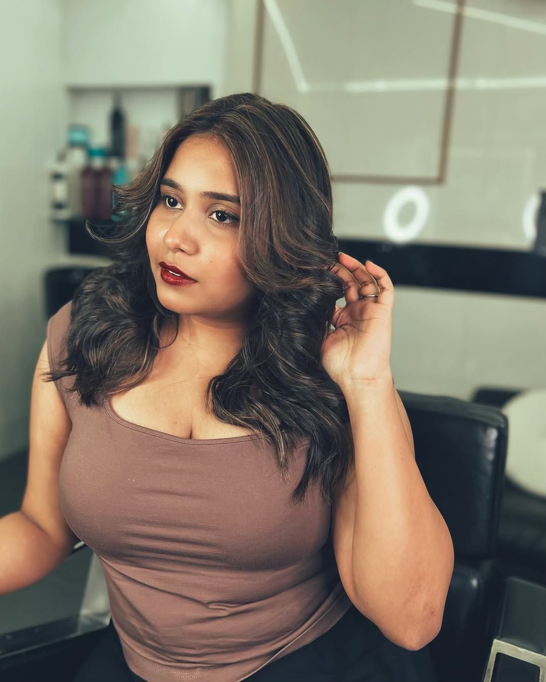 विशेष म्हणजे ती नेमकं काय करते? याबाबतही अनेकांच्या मनात प्रश्न आहेत. याच प्रश्नांची उत्तरं जाणून घेऊ या... 