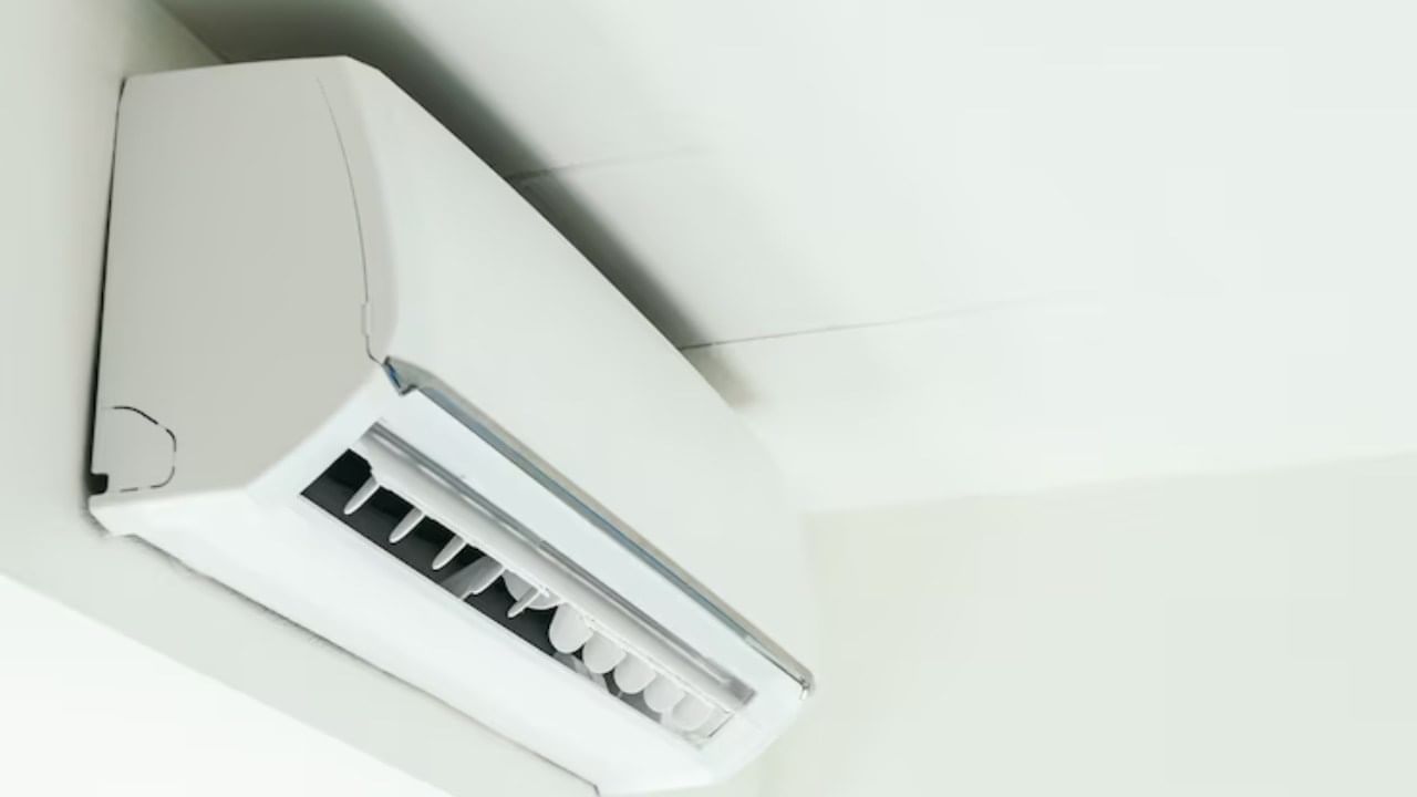 त्यामुळे, जर तुम्ही या उन्हाळ्यात एसीचा वापर करण्याचा विचार करत असाल, तर तुमच्या एसीच्या क्षमतेनुसार आणि वापरानुसार वीज बिलाचा अंदाज घेण्यासाठी UPPCL च्या कॅल्क्युलेटरचा वापर करू शकता. यामुळे तुम्हाला तुमच्या खर्चाचे नियोजन करणे सोपे जाईल.