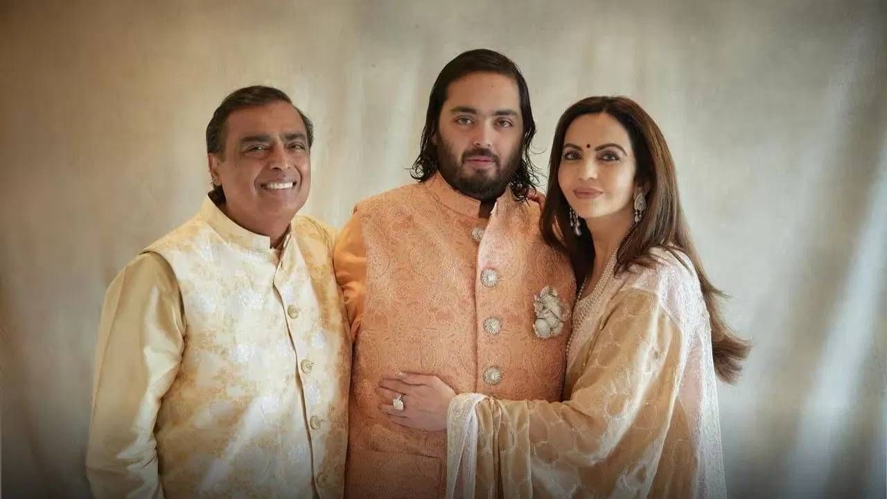 Mukesh Ambani : मुकेश अंबानी लहान मुलावर खुश, 5 वर्षांसाठी अनंतवर सोपवली मोठी जबाबदारी