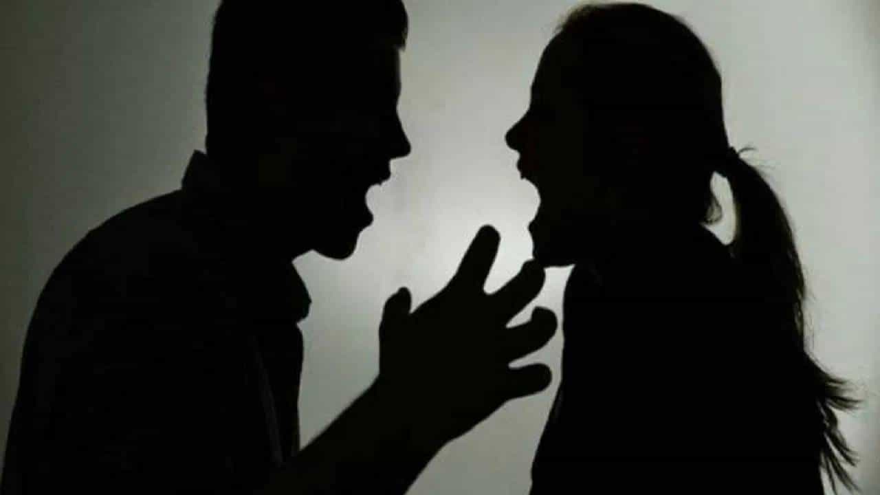 माझे कपडे काढायचा, नंतर उशीने चेहरा... नवऱ्याला गे म्हणणाऱ्या बॉक्सरचा गंभीर आरोप