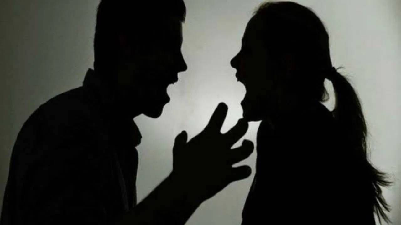 माझे कपडे काढायचा, नंतर उशीने चेहरा... नवऱ्याला गे म्हणणाऱ्या बॉक्सरचा गंभीर आरोप